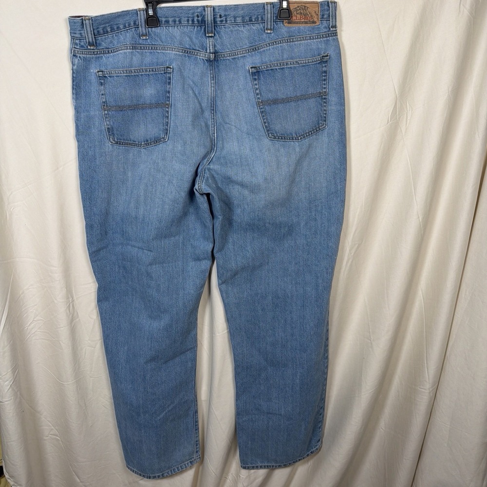 L.L.Bean  Natural Fit Men's Jeans Light Wash Straight Leg Denim‎ Size 44x34